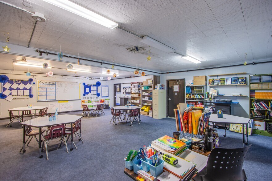 More Photos Of 1600 E Oakey Blvd, Las Vegas Schools For Sale