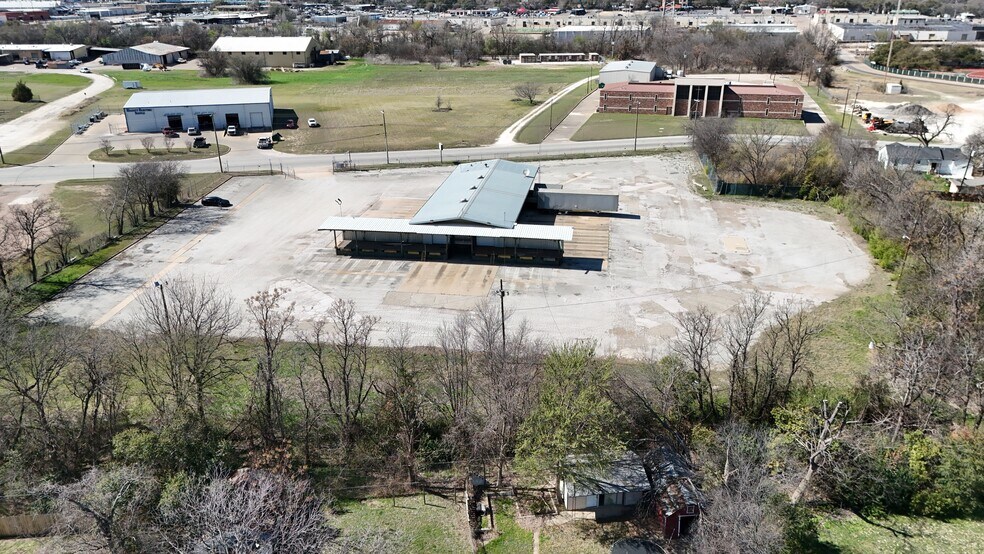 More Photos Of 3230 Clay Ave, Waco Industrial For Sale