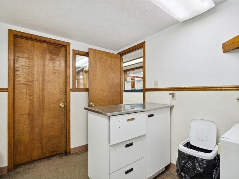 More Photos Of 4946 Page Ave, Michigan Center Medical For Sale