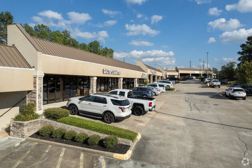 More Photos Of 3500 W Davis St, Conroe Unknown For Lease