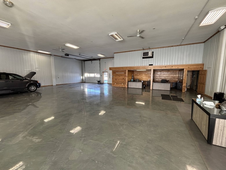 More Photos Of 3115 Oak Knoll Dr, Eau Claire Auto Dealership For Lease
