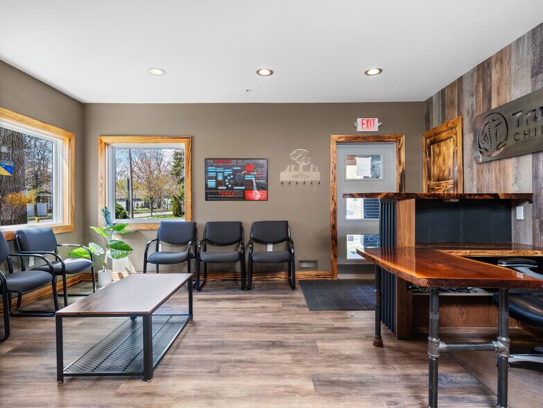 More Photos Of 1323 Cass St, Traverse City Flex For Sale