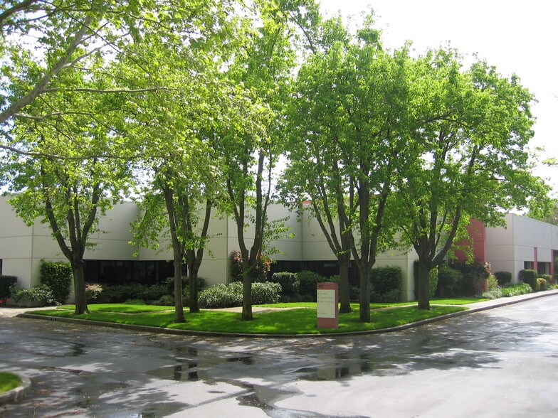 More Photos Of 841 Latour Ct, Napa Office For Lease