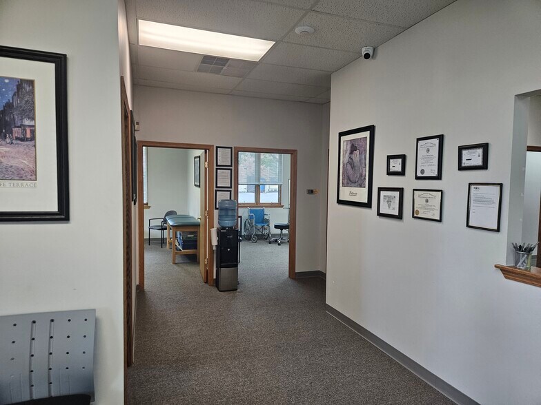More Photos Of 3230 Executive Dr, Joliet Office For Sale
