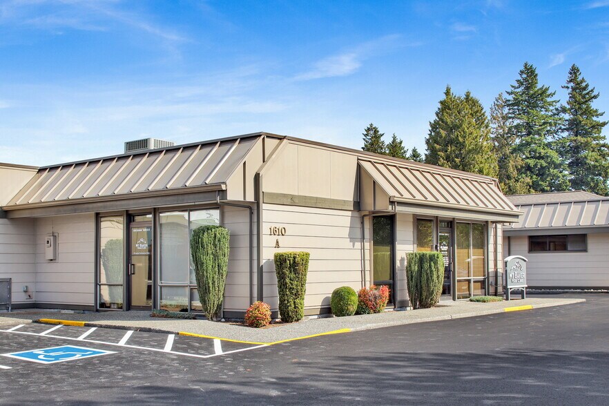 Primary Photo Of 1610 Grover St, Lynden Office For Lease