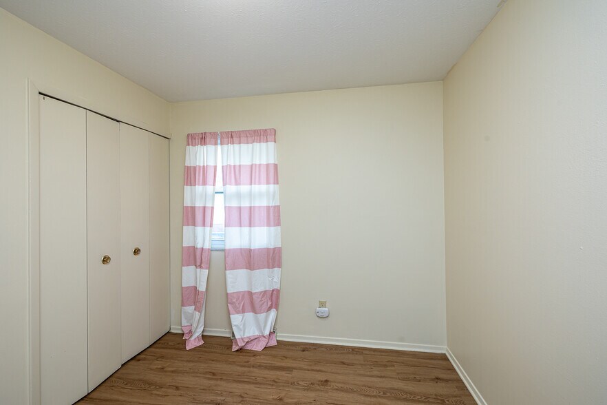More Photos Of 7997 Wesley Dr, Strongsville Apartments For Sale