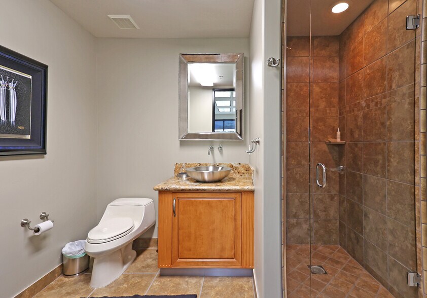 More Photos Of 31065 Plantation Dr, Thousand Palms Warehouse For Sale