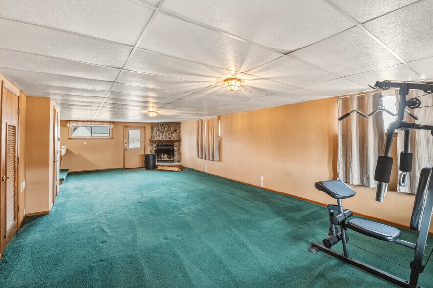 More Photos Of 3450 Mid Valley Dr, De Pere Flex For Sale