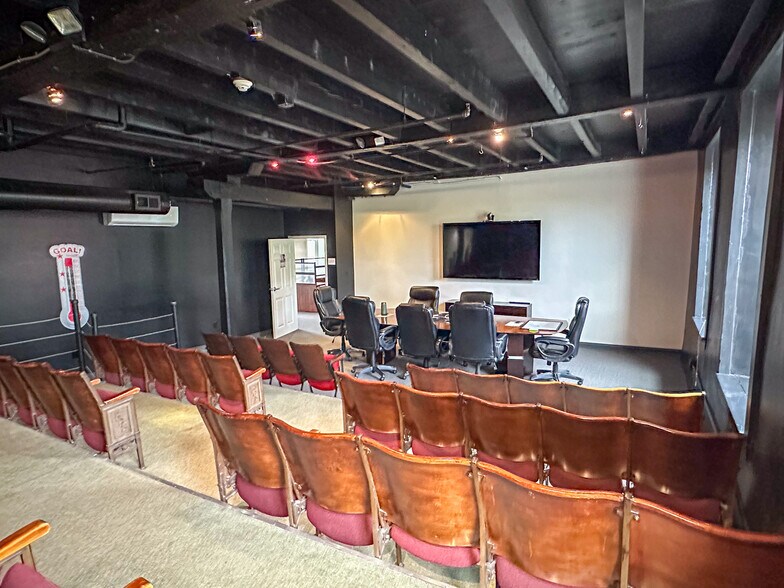 More Photos Of 410 Canal Pl, Little Falls Hotel For Lease