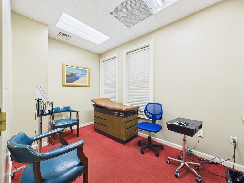 More Photos Of 201 E Dr Hicks Blvd, Florence Medical For Sale