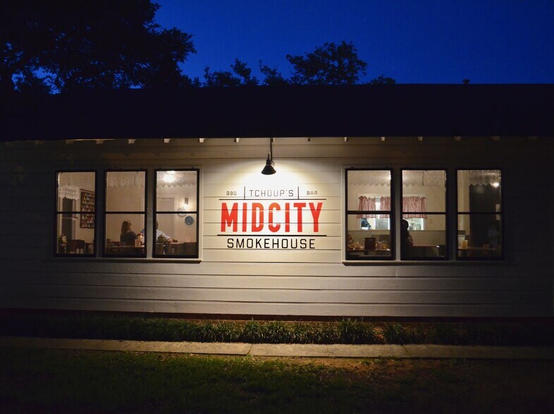 Primary Photo Of 117 S College Rd, Lafayette Restaurant For Lease