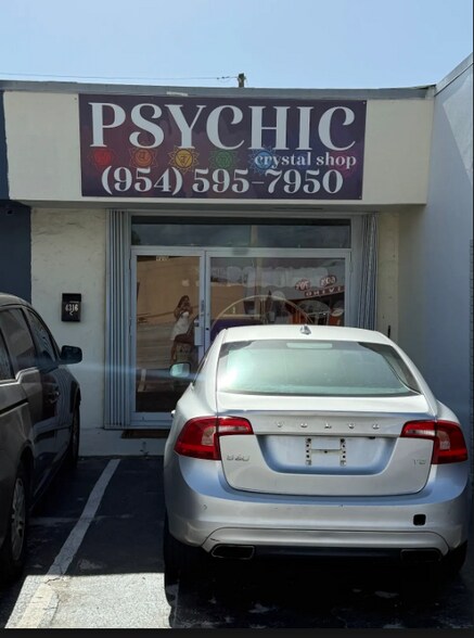 More Photos Of 4314-4316 N Dixie Hwy, Oakland Park Flex For Lease