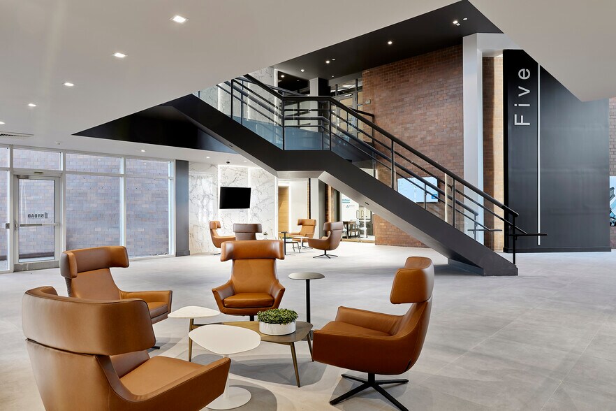 More Photos Of 5 Vaughn Dr, Princeton Office For Sale