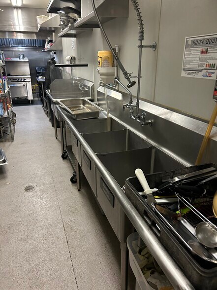 More Photos Of 9155 Gillsville Rd, Maysville Restaurant For Sale