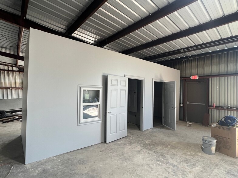 Primary Photo Of 6229 Dixie Dr, Houston Warehouse For Sale