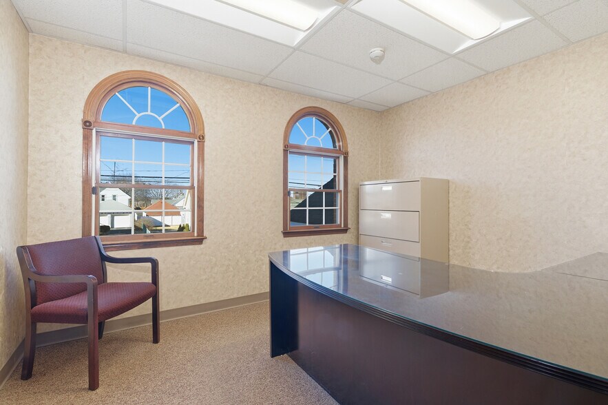 More Photos Of 352 Park Ave, Woonsocket Office For Sale