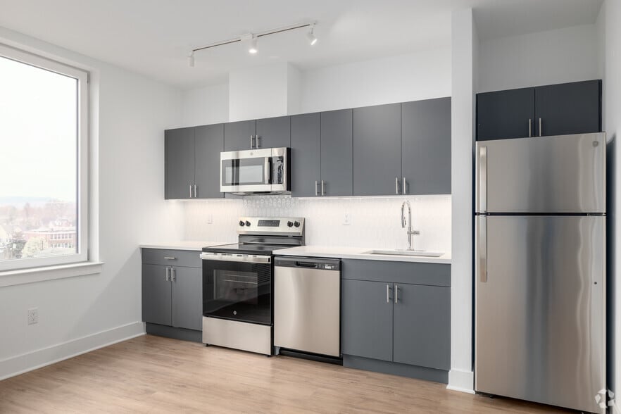 More Photos Of 300 E Main St, Bound Brook Apartments For Lease