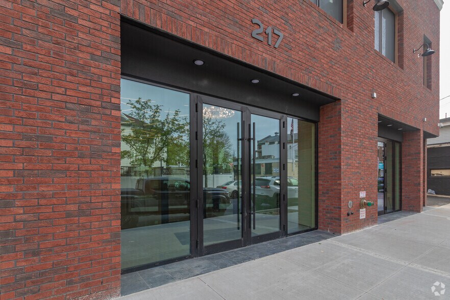 More Photos Of 217 Main St, Staten Island Storefront Retail Residential For Sale