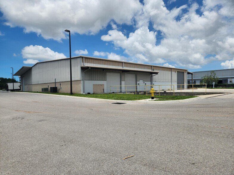 Primary Photo Of 1711 Biotech Way, Sarasota Manufacturing For Lease