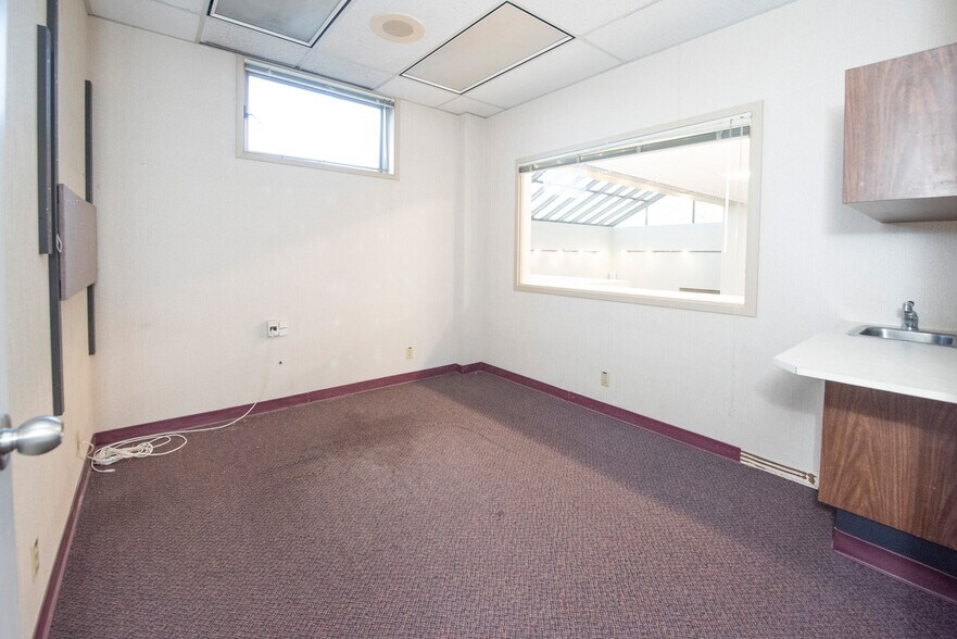 More Photos Of 4361 Boniface Pky, Anchorage Healthcare For Sale