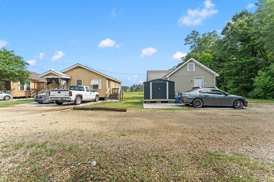 More Photos Of 44528 Tiffany Lynn Ct, Hammond Apartments For Sale