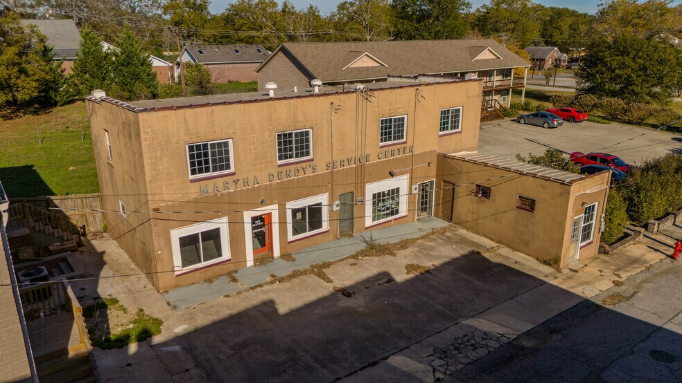 More Photos Of 105 Enterprise St, Clinton Storefront Retail Residential For Sale