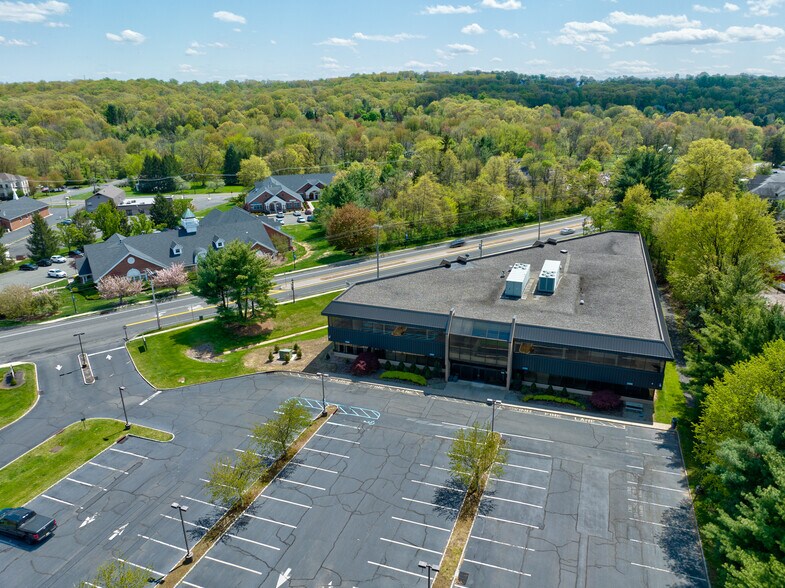 More Photos Of 67 Mountain Blvd, Warren Office For Lease