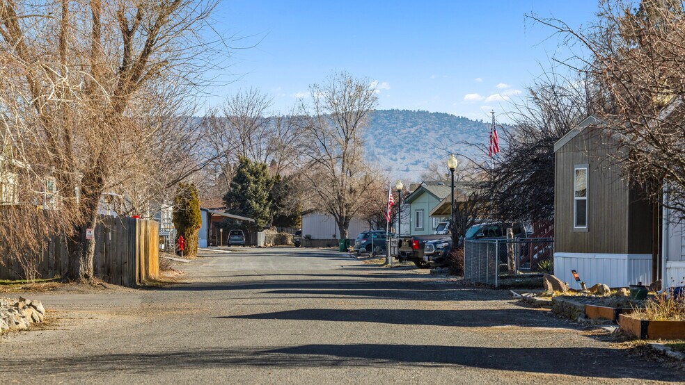 More Photos Of 4647 Winter Ave, Klamath Falls Manufactured Housing Mobile Home Park For Sale