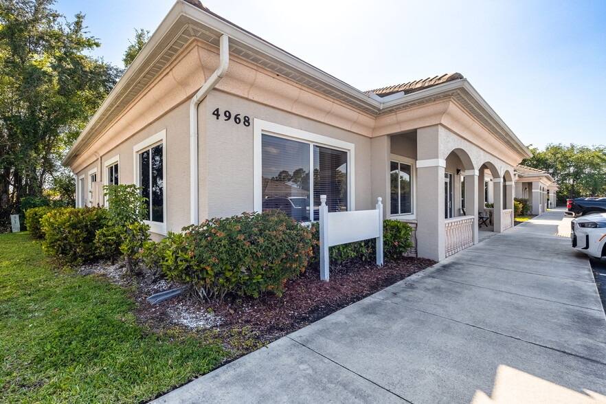 More Photos Of 4966-4968 Royal Gulf Cir, Fort Myers Medical For Sale