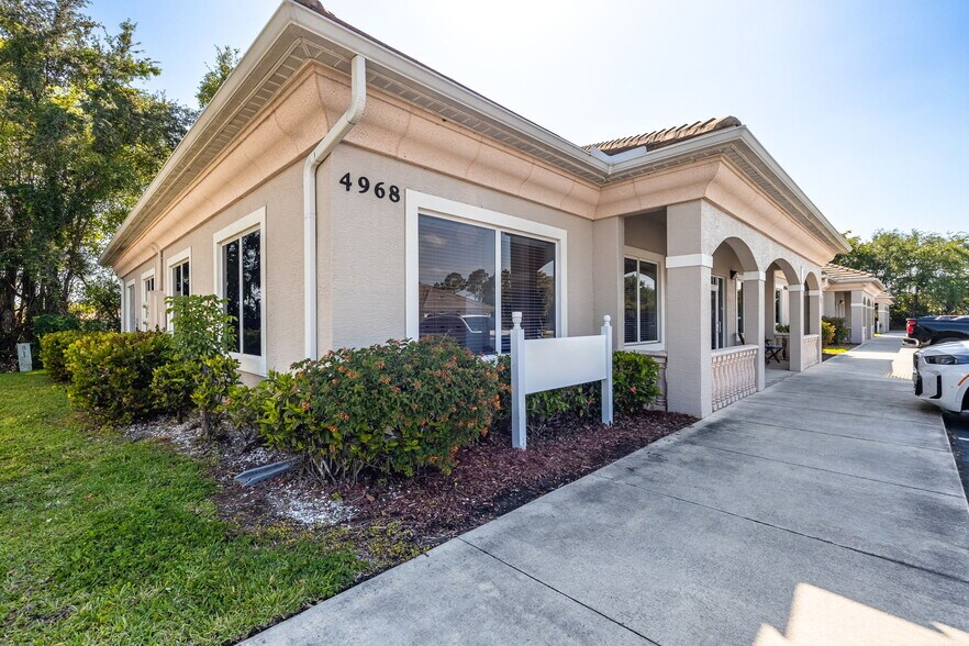 More Photos Of 4968 Royal Gulf Cir, Fort Myers Medical For Sale