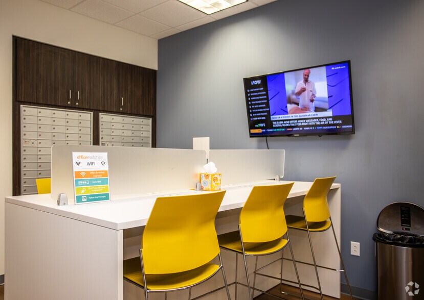 More Photos Of 10926 David Taylor Dr, Charlotte Coworking Space