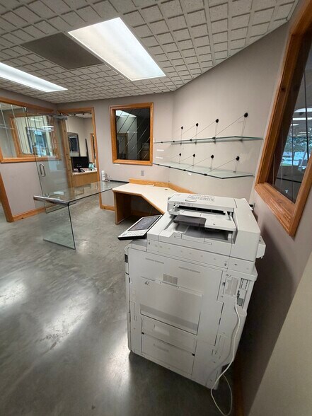 More Photos Of 6601 Royal St, Pleasant Valley Warehouse For Sale
