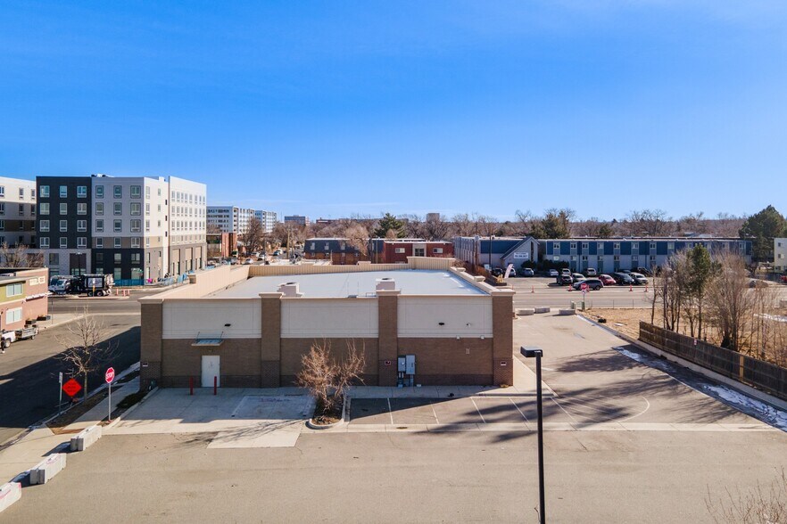 More Photos Of 1395 Peoria St, Aurora Freestanding For Sale