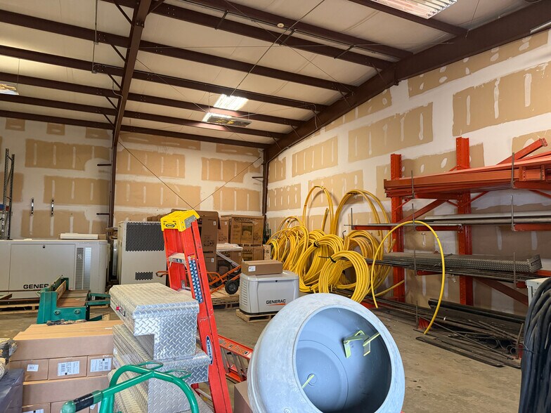 More Photos Of 6603 Royal St, Pleasant Valley Industrial For Lease