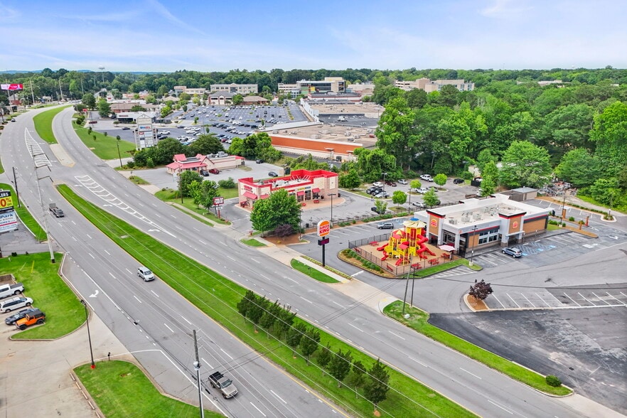 More Photos Of 893 S Park St, Carrollton Freestanding For Sale