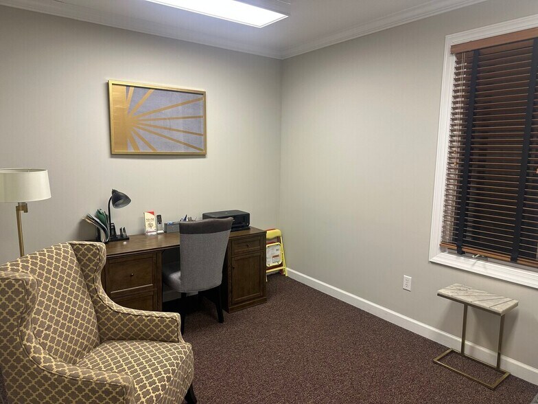 More Photos Of 8384 Six Forks Rd, Raleigh Office For Lease