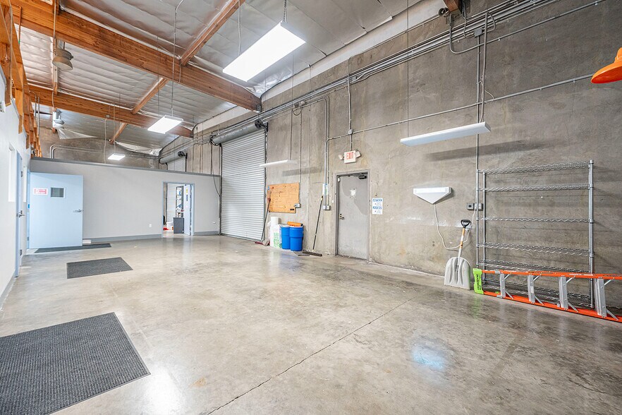 More Photos Of 845 Meridian St, Duarte Research And Development For Sale