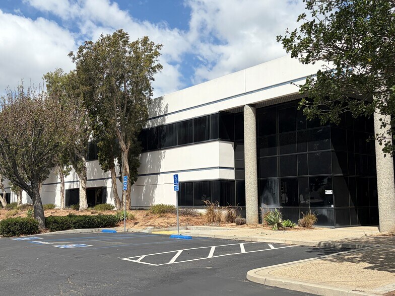 More Photos Of 1717 W Collins Ave, Orange Manufacturing For Lease