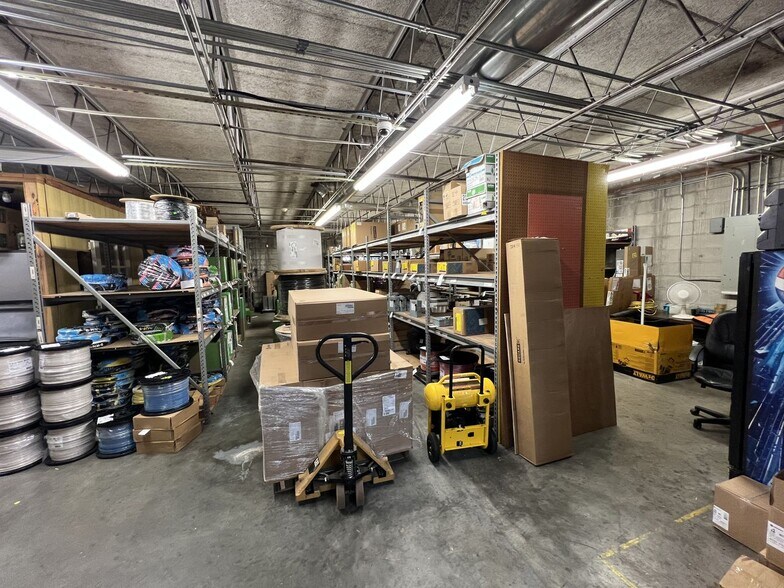 More Photos Of 519 N 13th Ave, Laurel Distribution For Sale