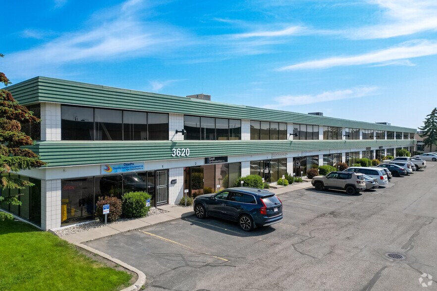 More Photos Of 3620 29th St NE, Calgary Warehouse For Lease