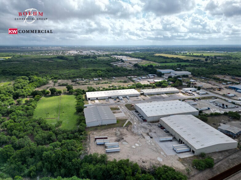 More Photos Of 109 Lupita Circle, Del Rio Distribution For Lease