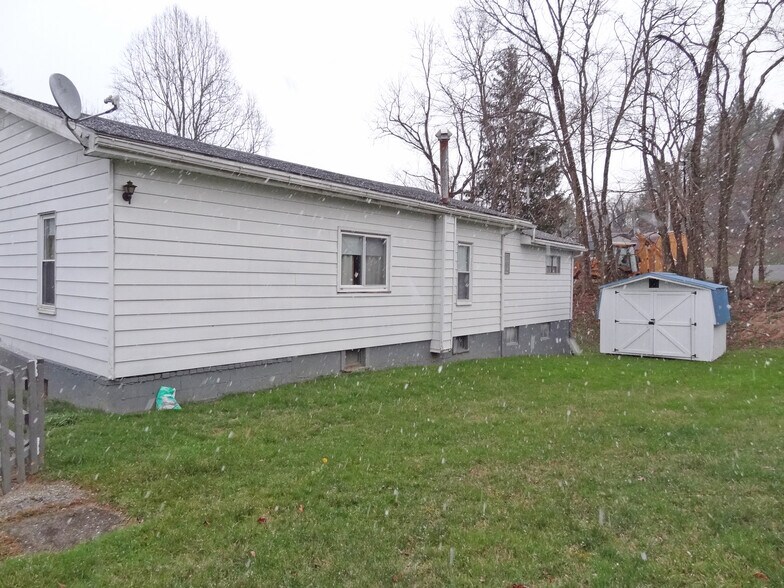 More Photos Of 93 Maple Ave, Morgantown Office For Sale