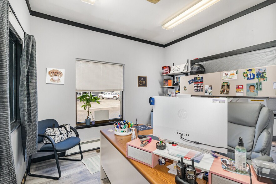 More Photos Of 2412 Midland Rd, Saginaw Service For Sale