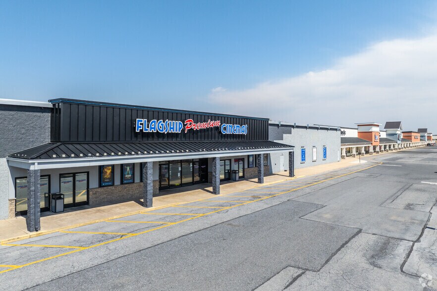 Primary Photo Of 2-22 N Londonderry Sq, Palmyra General Retail For Lease
