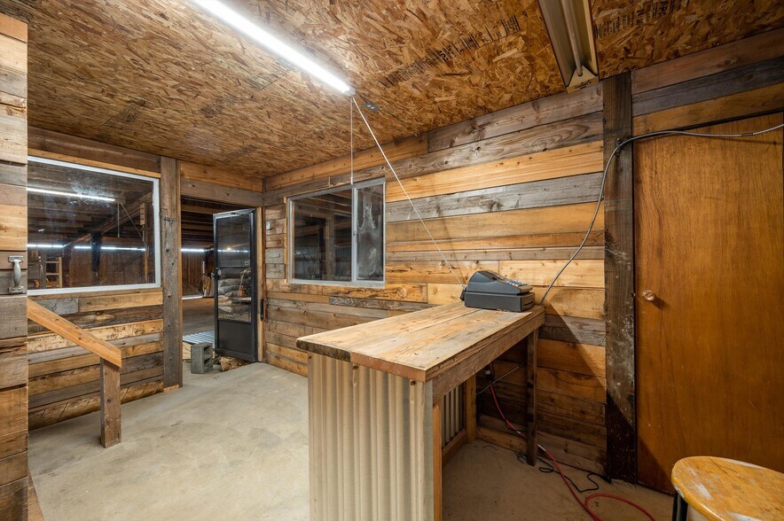 More Photos Of 120 W Smith Rd, Bellingham Service For Sale