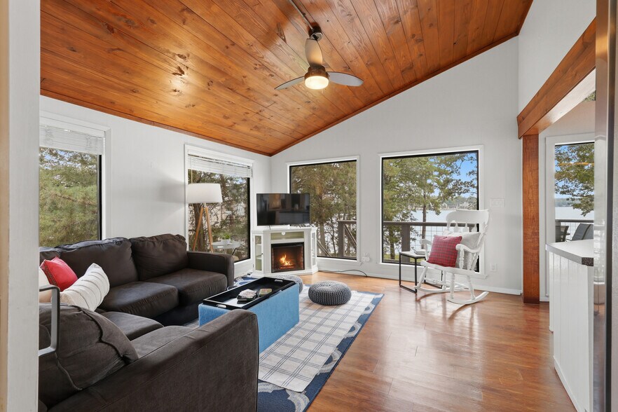More Photos Of 108 E Barker Creek Dr, Scroggins Specialty For Sale
