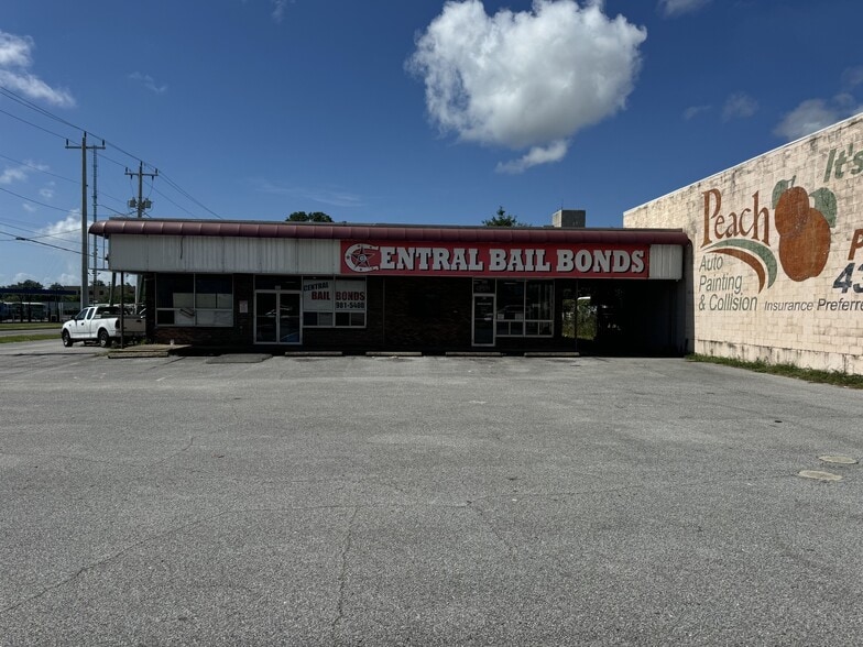 Primary Photo Of 1703 Fairfield Dr, Pensacola Freestanding For Lease