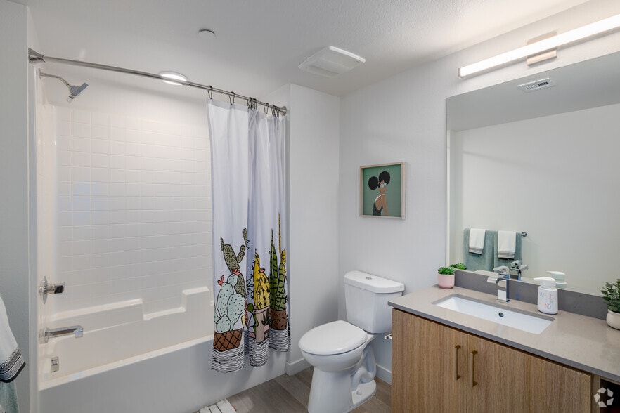 More Photos Of 4520 Alvarado Canyon Rd, San Diego Apartments For Lease