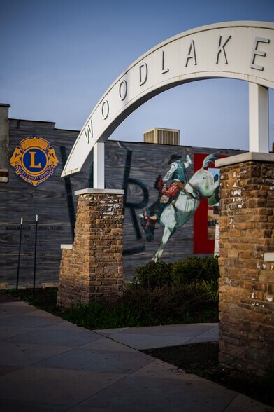 More Photos Of 405 S Acacia St, Woodlake Warehouse For Sale