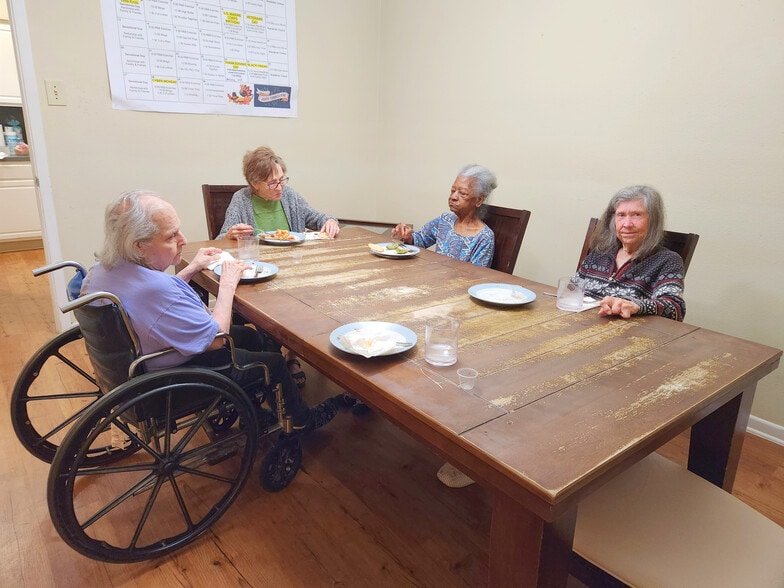 More Photos Of 1601 Broadway St, Galveston Assisted Living For Sale
